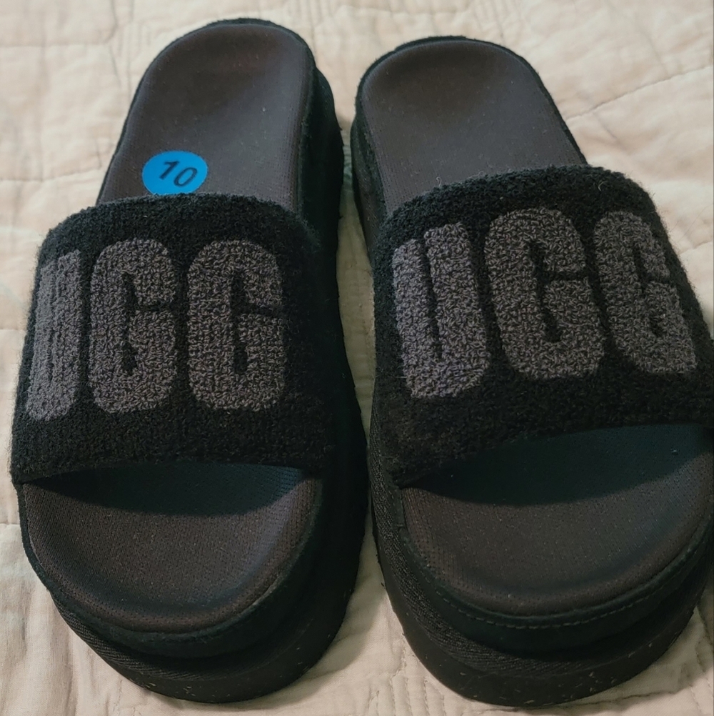 Brand new UGG slides! - Picture 2 of 6
